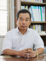 税理士 藤原 義明先生（所長）